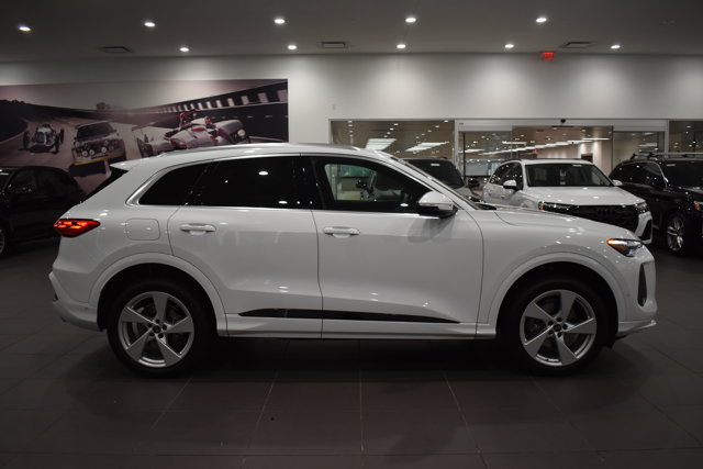 Used 2025 Audi Q5 Premium w/ Premium Plus AWD/4WD image 8