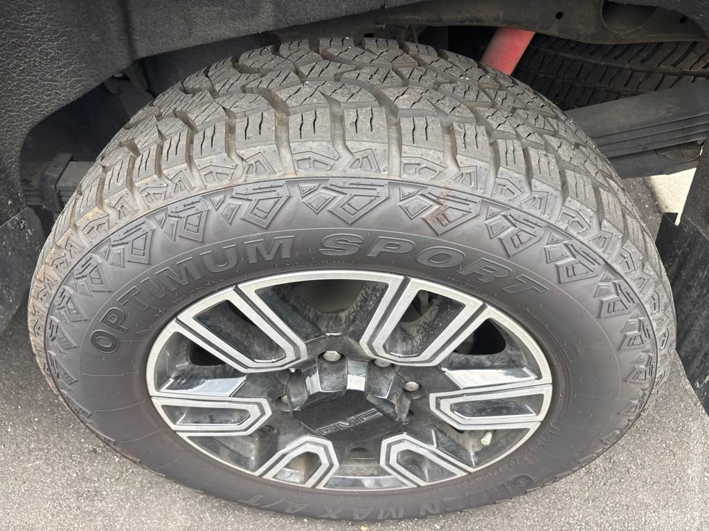 Used 2020 GMC Sierra 2500 AT4 w/ AT4 Premium Package AWD/4WD image 17