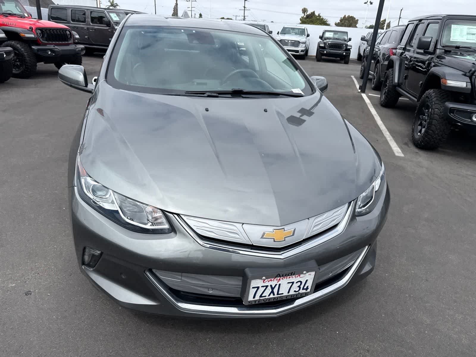 Used 2017 Chevrolet Volt Premier w/ Driver Confidence II Package FWD image 6