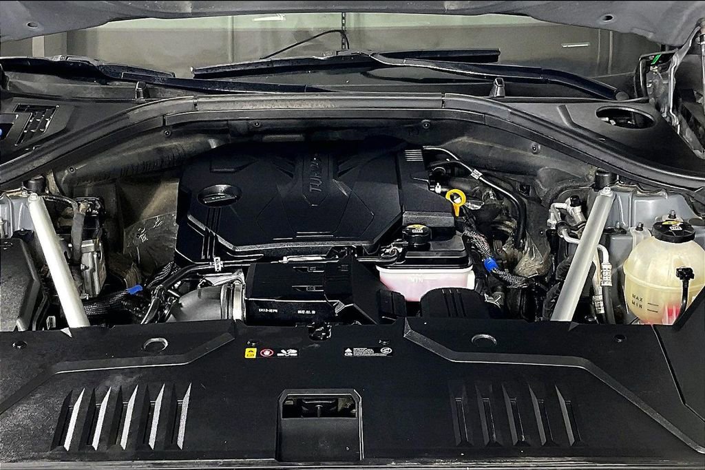 Used 2022 Genesis GV70 2.5T w/ Advanced Package image 13