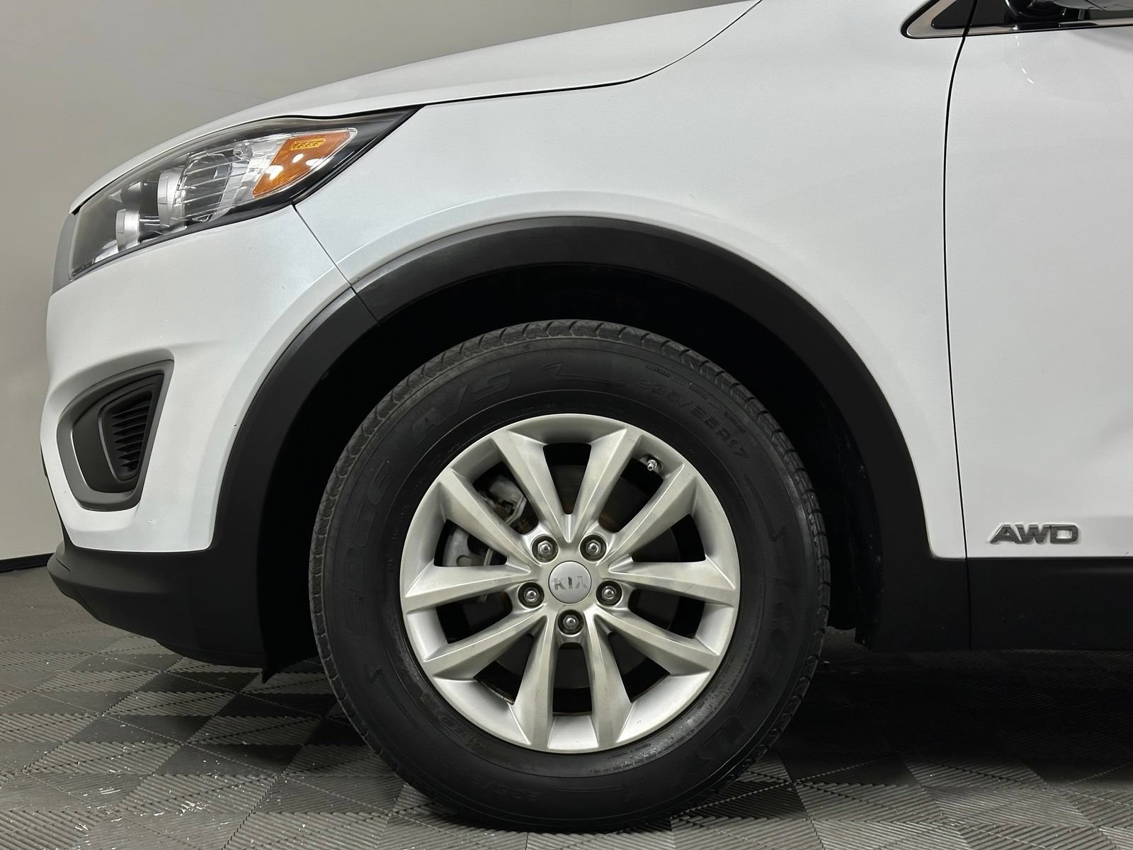 Used 2016 Kia Sorento AWD image 8