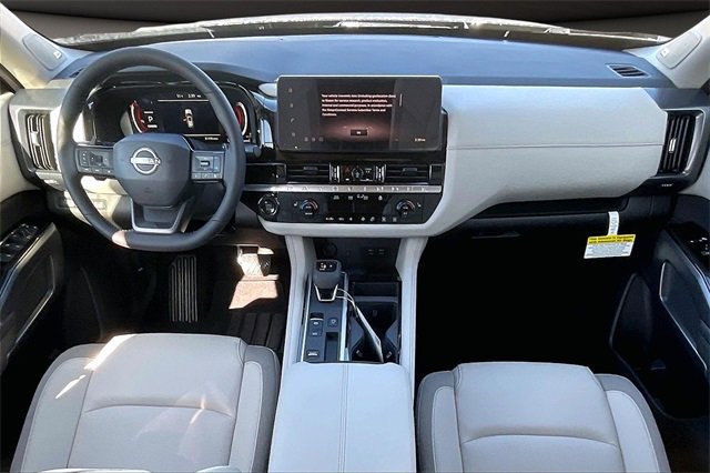 New 2026 Nissan Pathfinder SL image 5