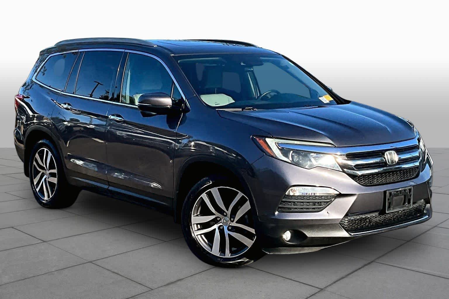 Used 2018 Honda Pilot Touring image 3