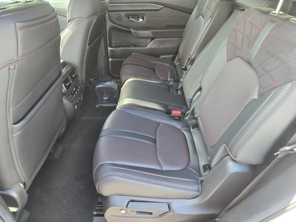 New 2026 Honda Pilot Black Edition image 9