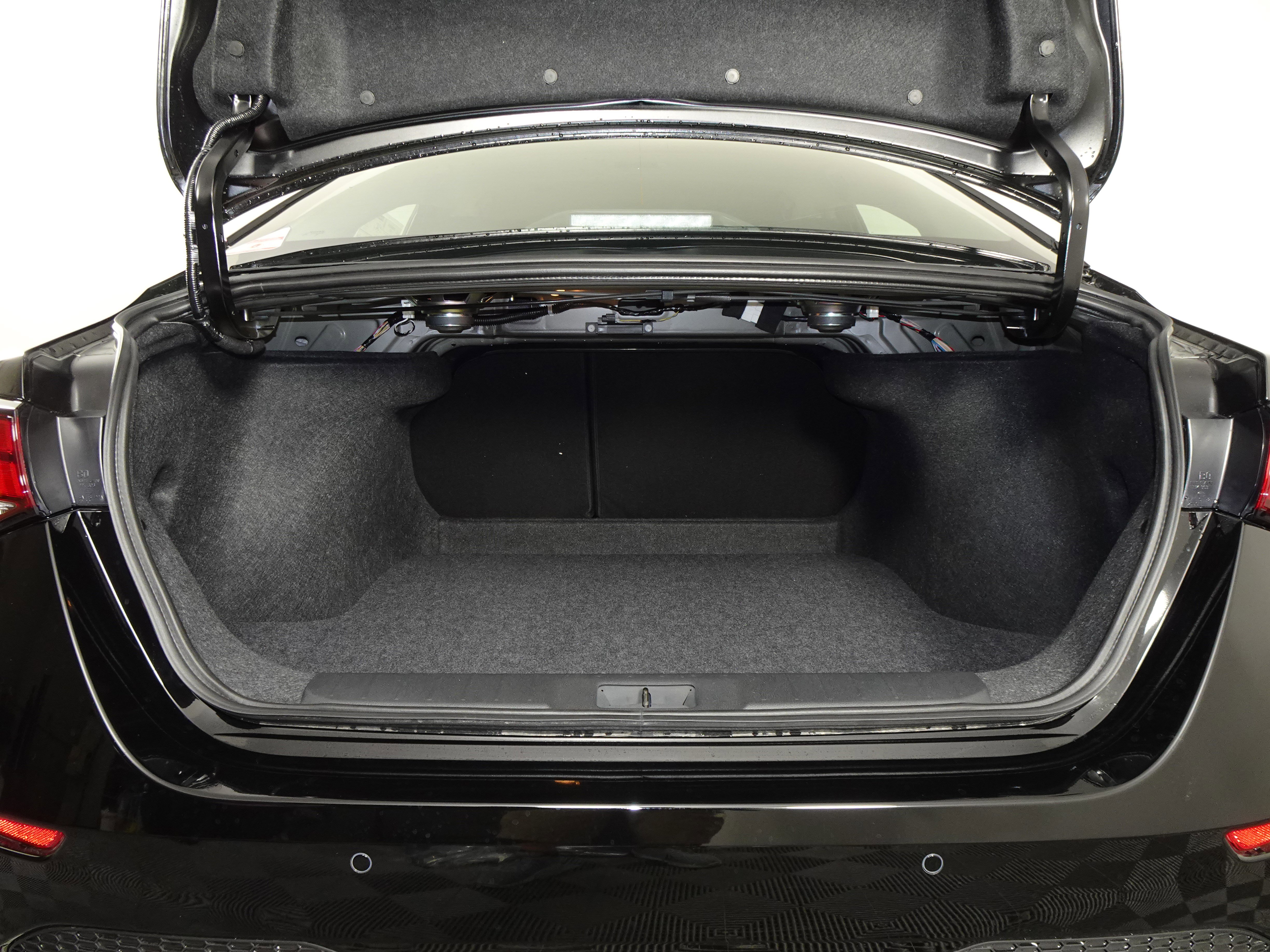 Used 2025 Nissan Sentra S image 11