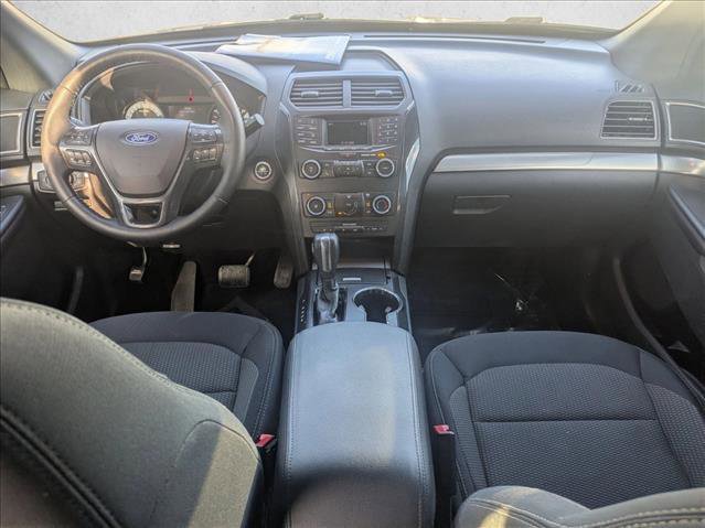 Used 2018 Ford Explorer XLT image 19