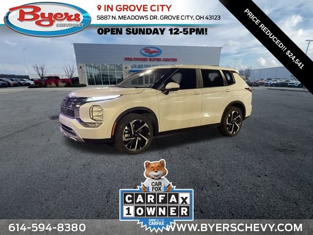 Used 2023 Mitsubishi Outlander SE image 1