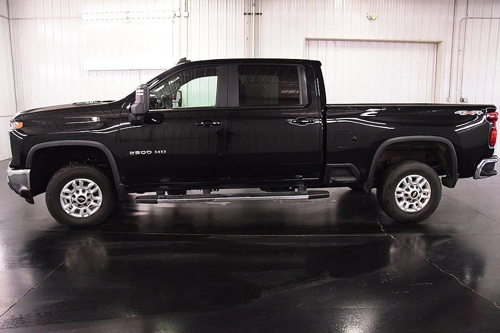 Used 2025 Chevrolet Silverado 2500 LT w/ Convenience Package image 4