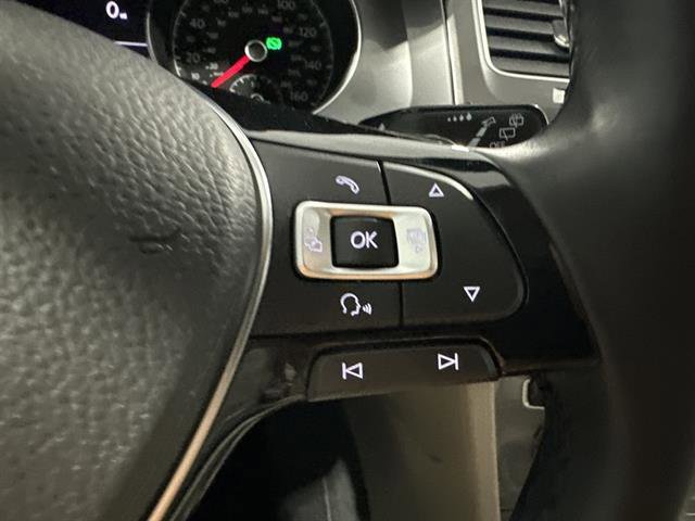 Used 2017 Volkswagen Golf SE image 33