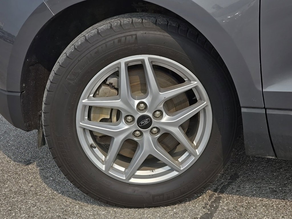 Used 2024 Ford Edge SEL image 10