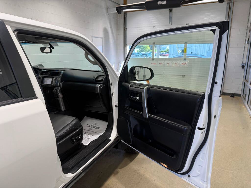 Used 2016 Toyota 4Runner SR5 Premium RWD image 8
