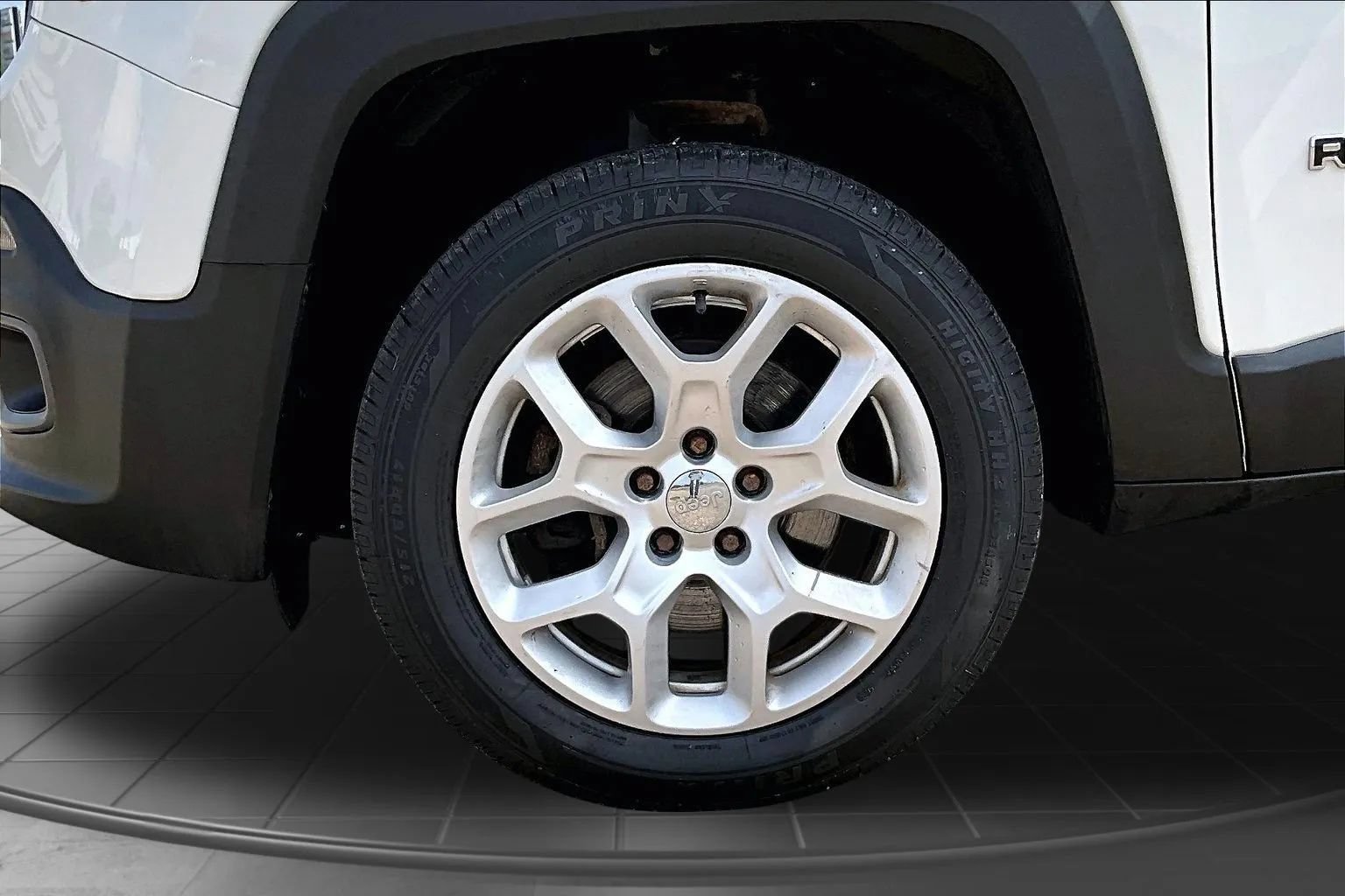 Used 2017 Jeep Renegade Latitude AWD/4WD image 31