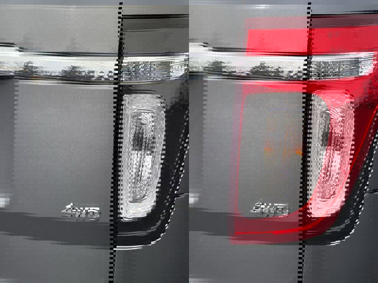 Used 2014 Ford Explorer XLT w/ Equipment Group 202A image 38