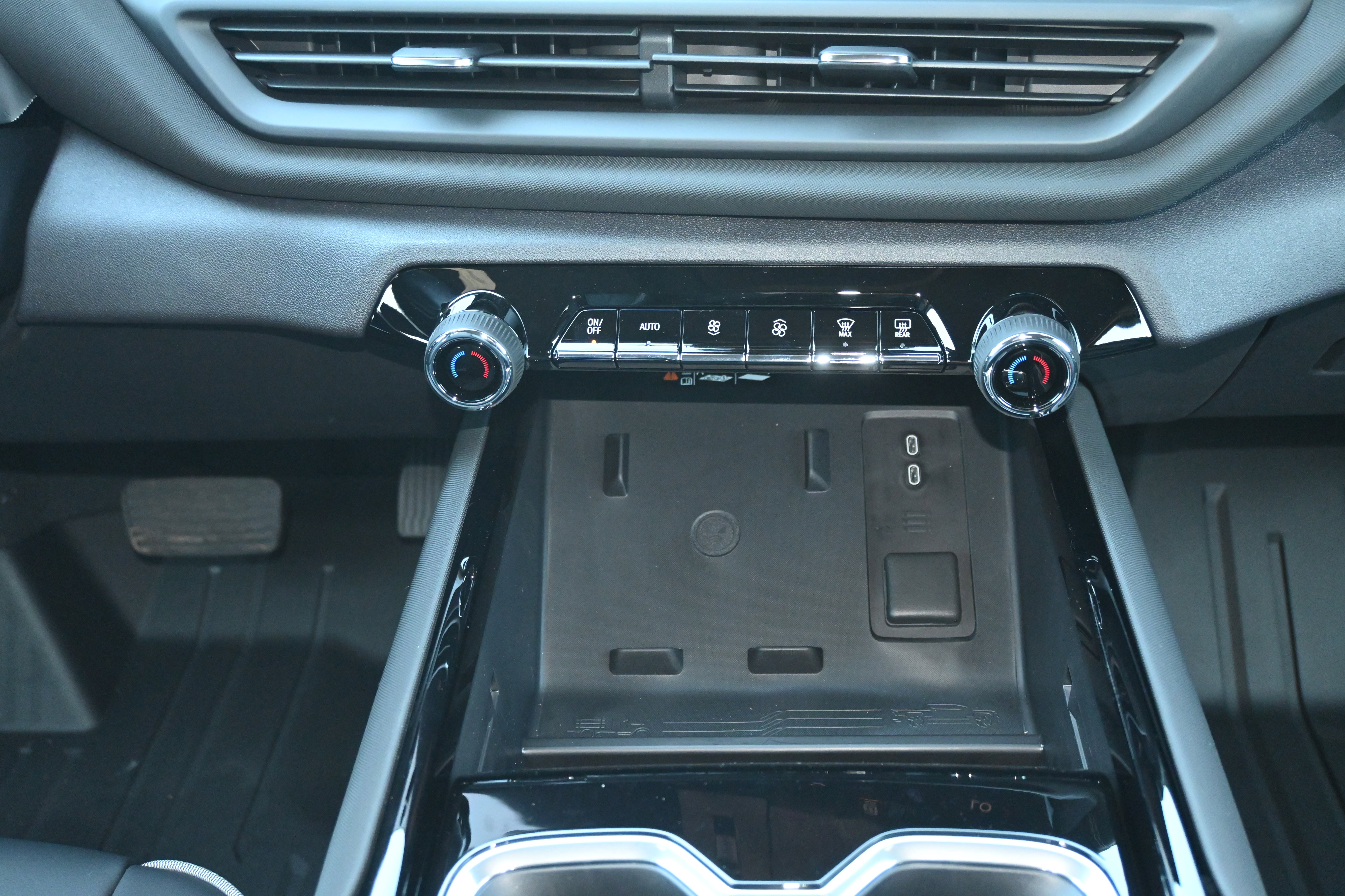 New 2026 Chevrolet Silverado EV LT image 31