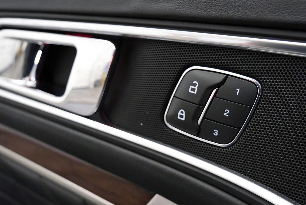 Used 2019 Ford Explorer Platinum AWD/4WD image 14