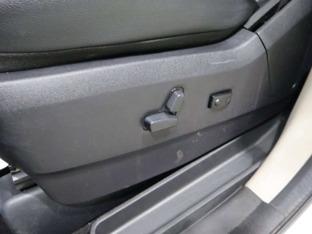 Used 2019 Dodge Grand Caravan SXT w/ Driver Convenience Group FWD image 10