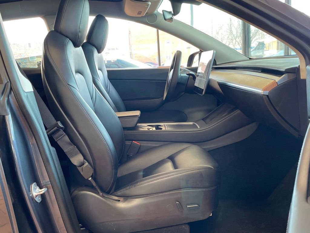 Used 2022 Tesla Model Y Performance image 23