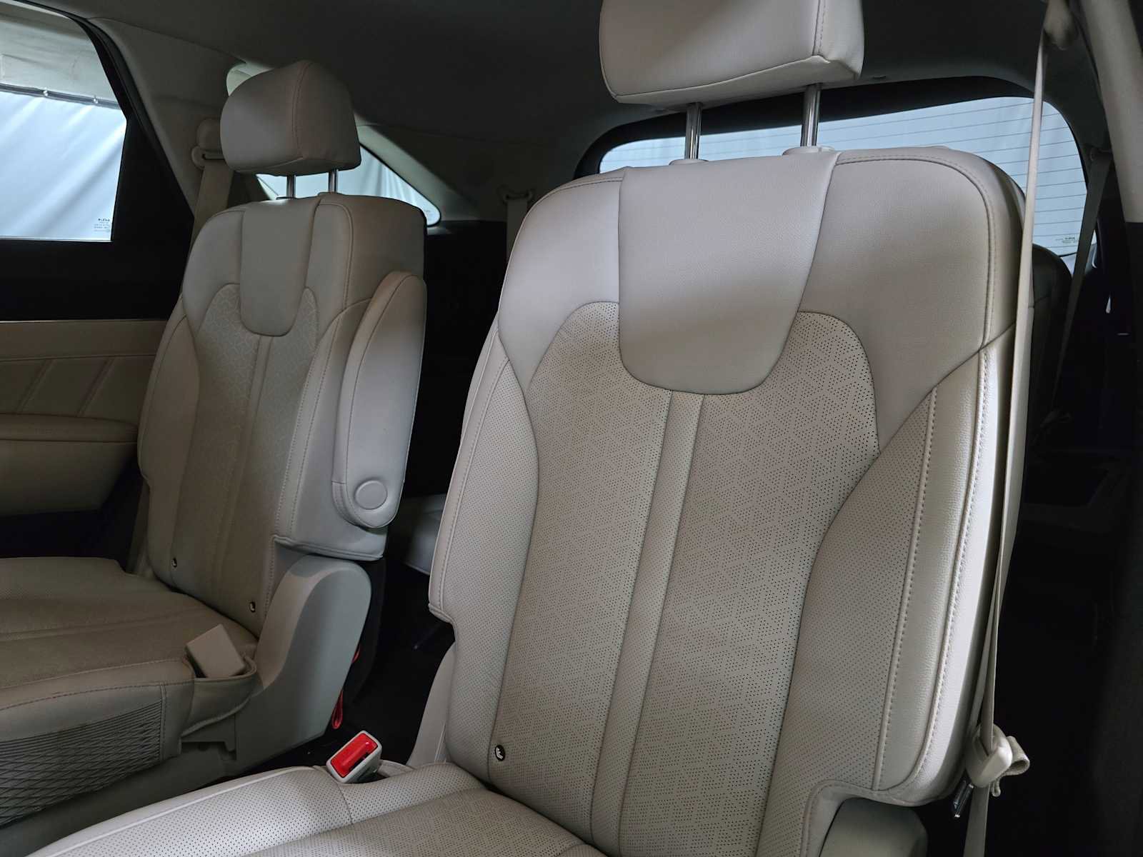 Used 2023 Kia Sorento SX Prestige image 19