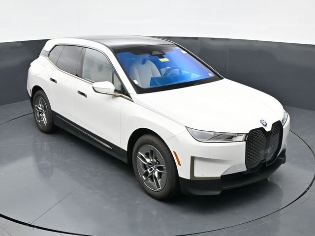Used 2023 BMW iX xDrive50 AWD/4WD image 29