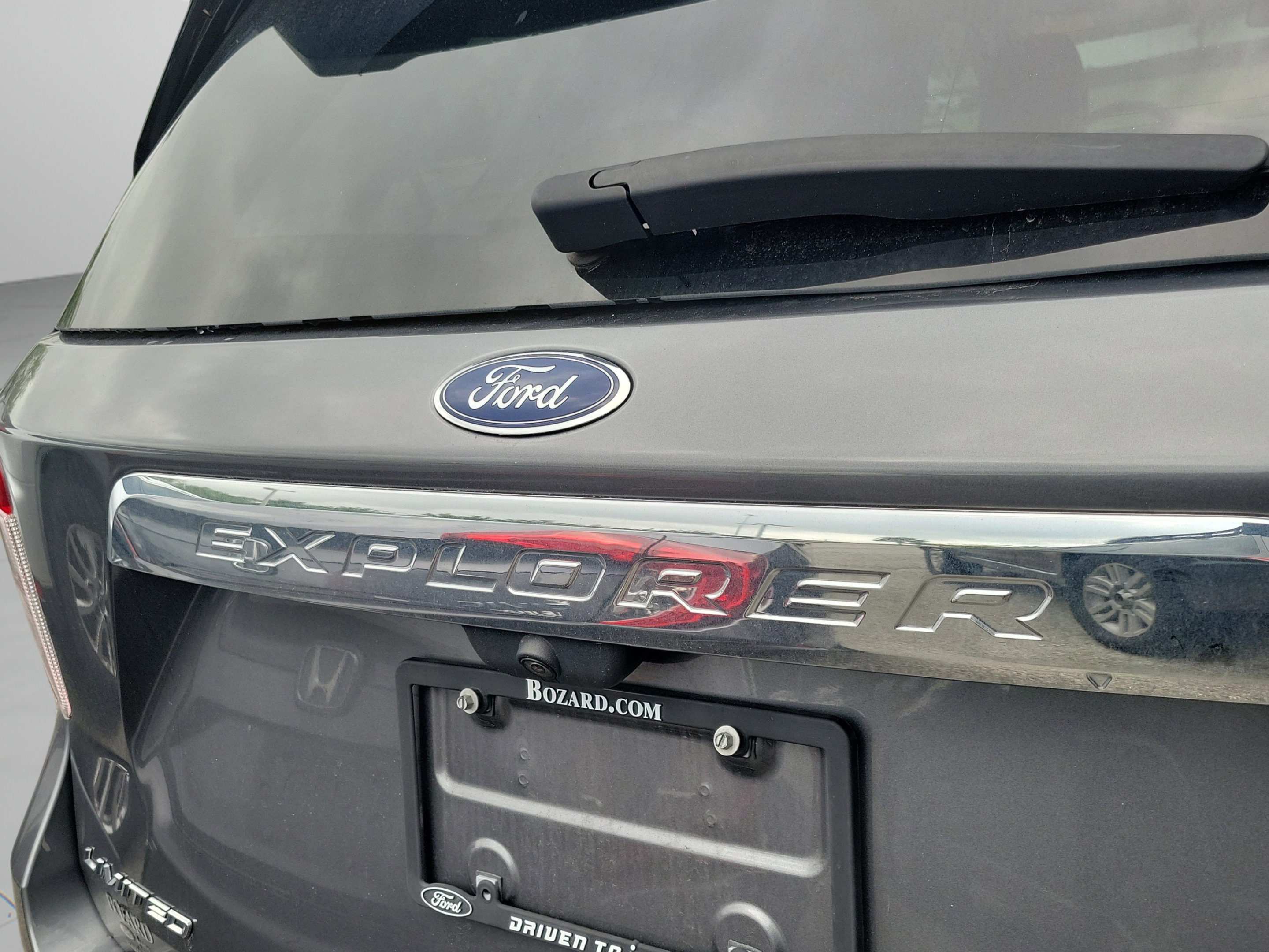 Used 2024 Ford Explorer Limited w/ Limited Technology Package RWD image 23