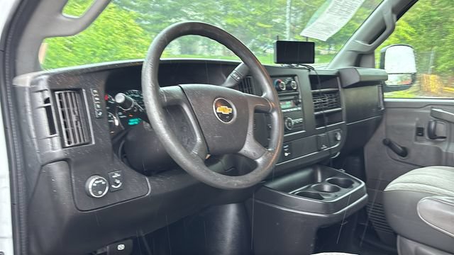 Used 2017 Chevrolet Express 3500 RWD image 8
