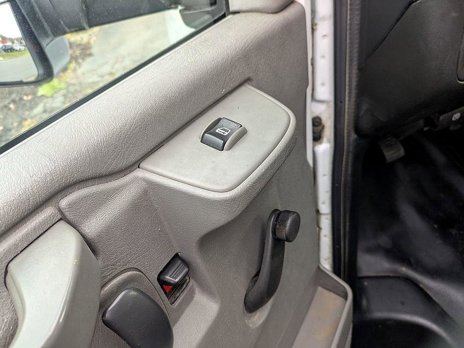 Used 2018 GMC Savana 3500 Extended w/ Driver Convenience Package image 14