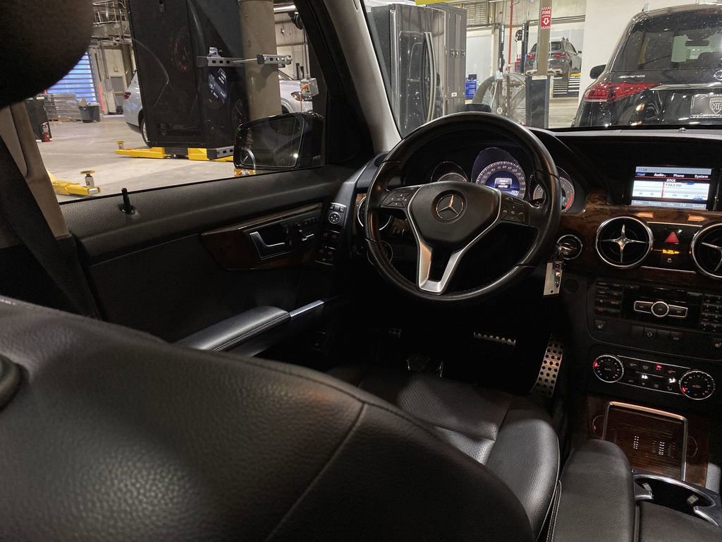 Used 2014 Mercedes-Benz GLK 350 4MATIC image 3