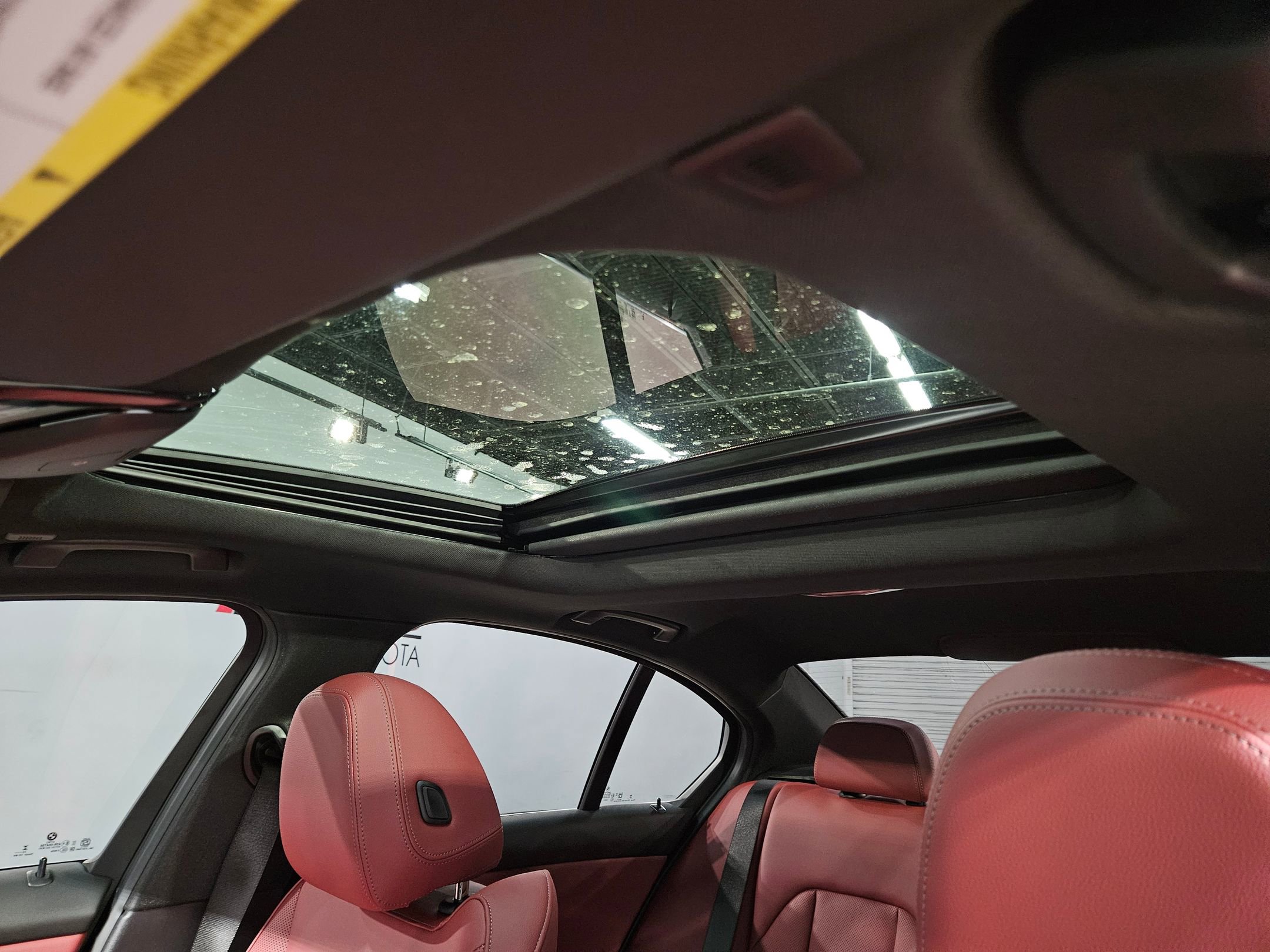 Used 2025 BMW 330i Sedan w/ Premium Package image 25