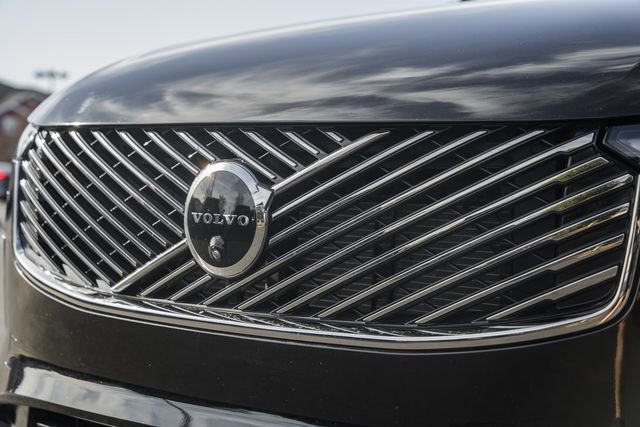 Used 2025 Volvo XC90 B6 Plus image 11