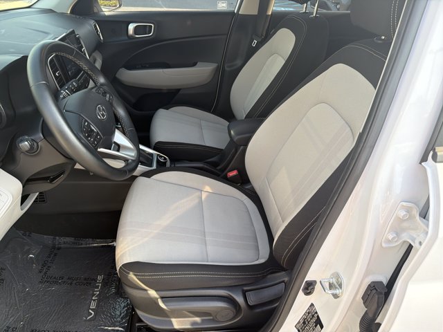 Used 2021 Hyundai Venue SEL FWD image 11