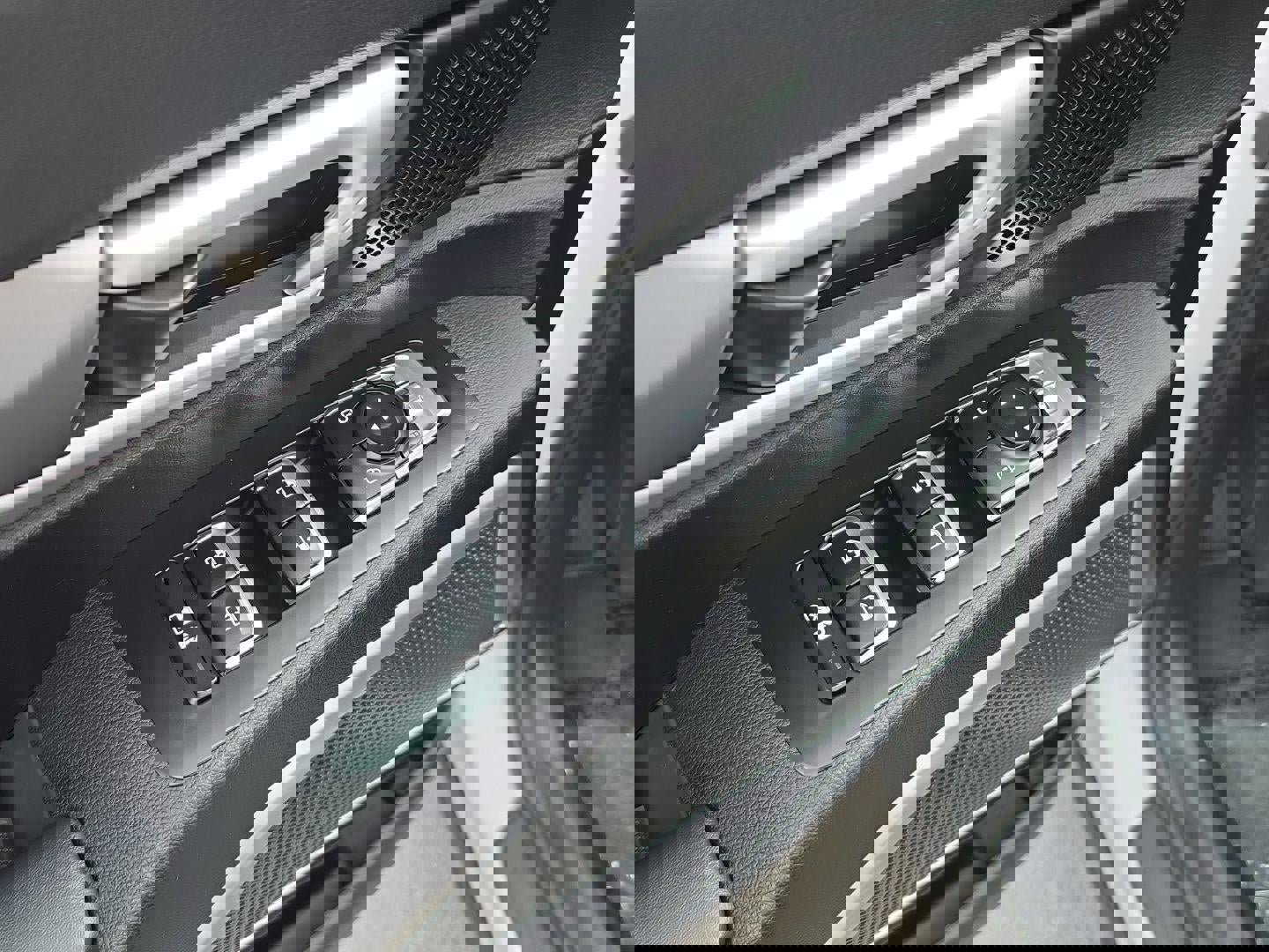 Certified 2022 Kia Telluride S image 16