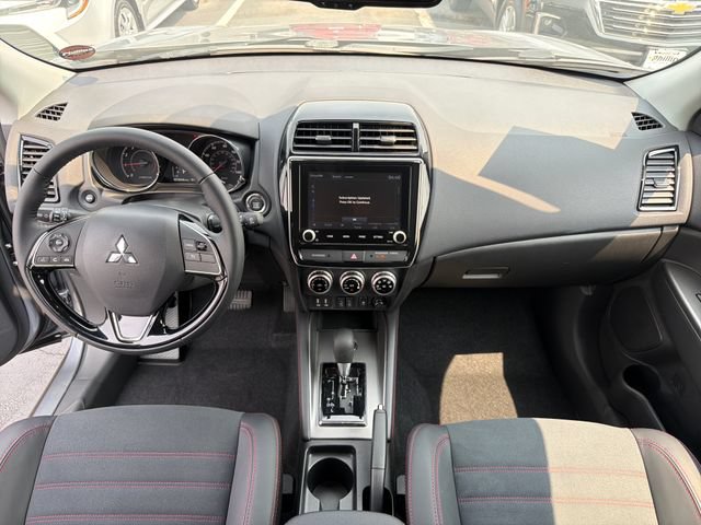Used 2025 Mitsubishi Outlander Sport SE AWD/4WD image 14