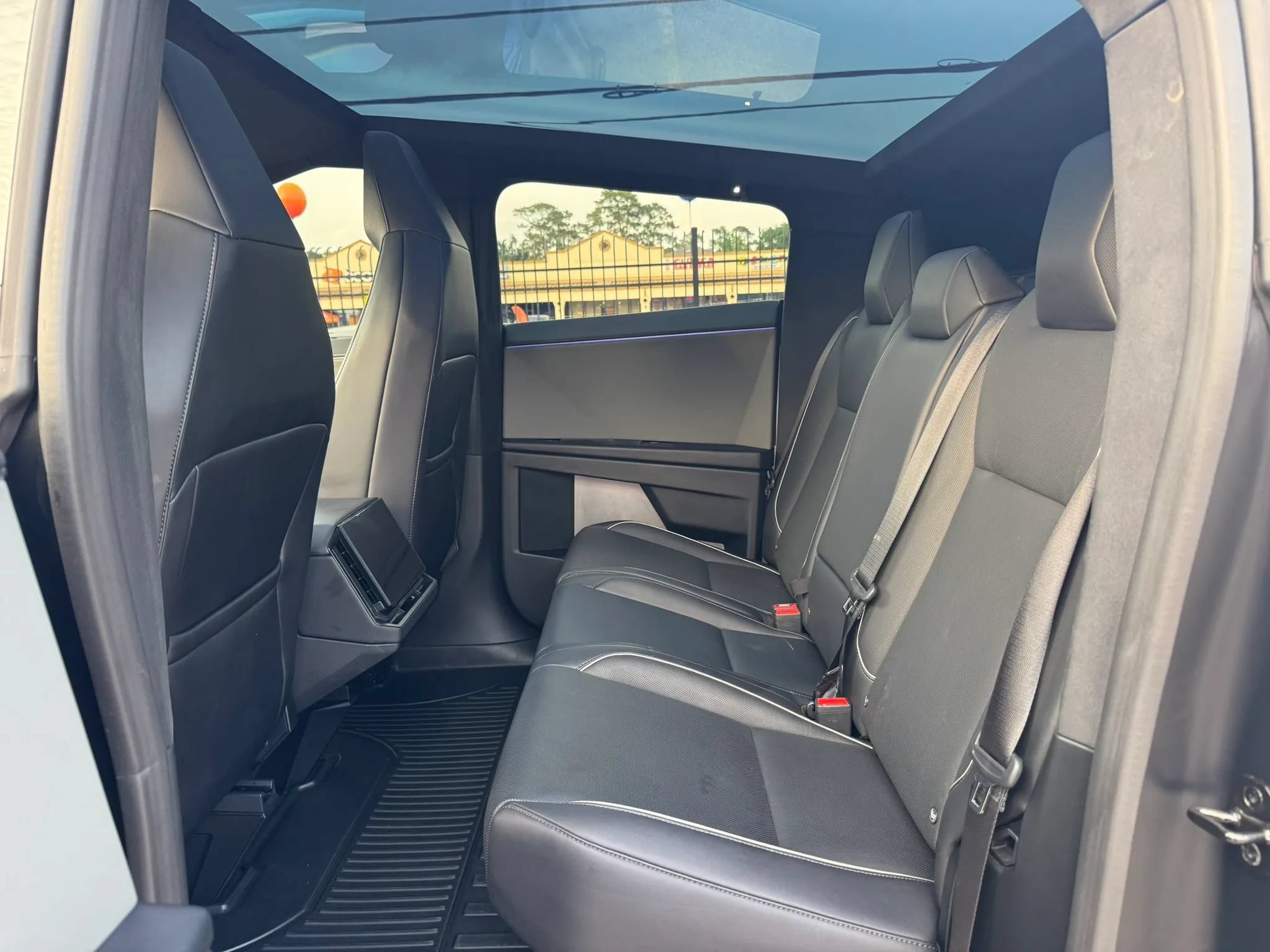 Used 2024 Tesla Cybertruck AWD Crew Cab image 25