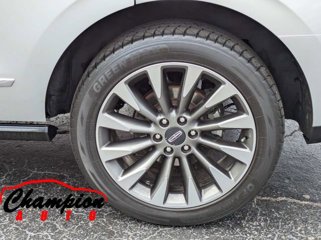 Used 2019 Lincoln Navigator Select w/ Technology Package RWD image 12
