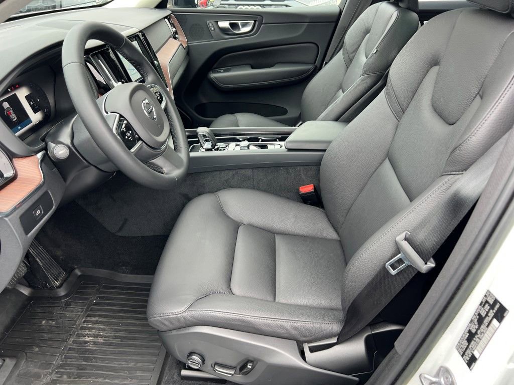 Certified 2023 Volvo XC60 B5 Plus w/ Climate Package image 25