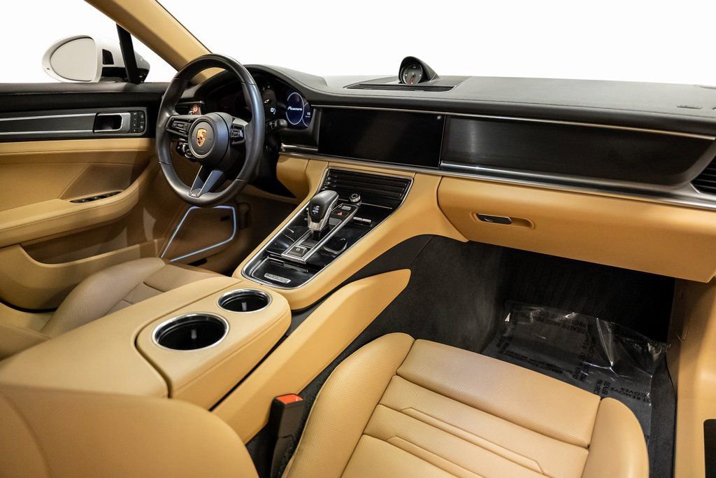 Used 2023 Porsche Panamera Platinum Edition image 2