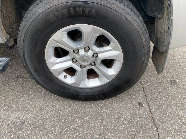 Used 2017 Toyota 4Runner SR5 image 12