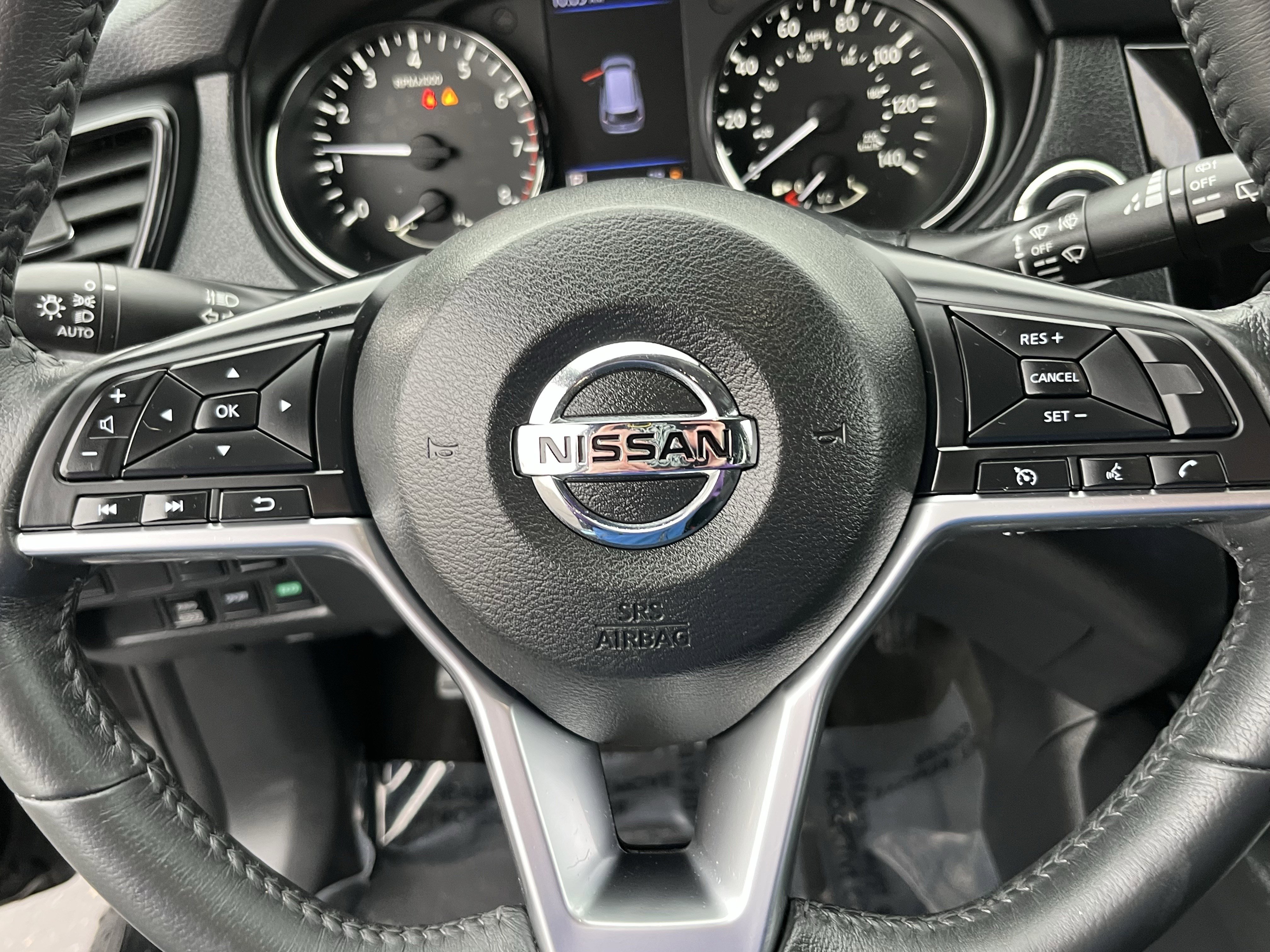 Used 2018 Nissan Rogue SV image 17