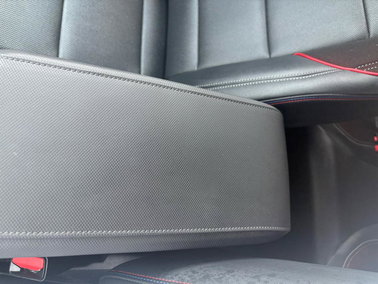 Used 2024 Chevrolet Equinox EV RS FWD image 29