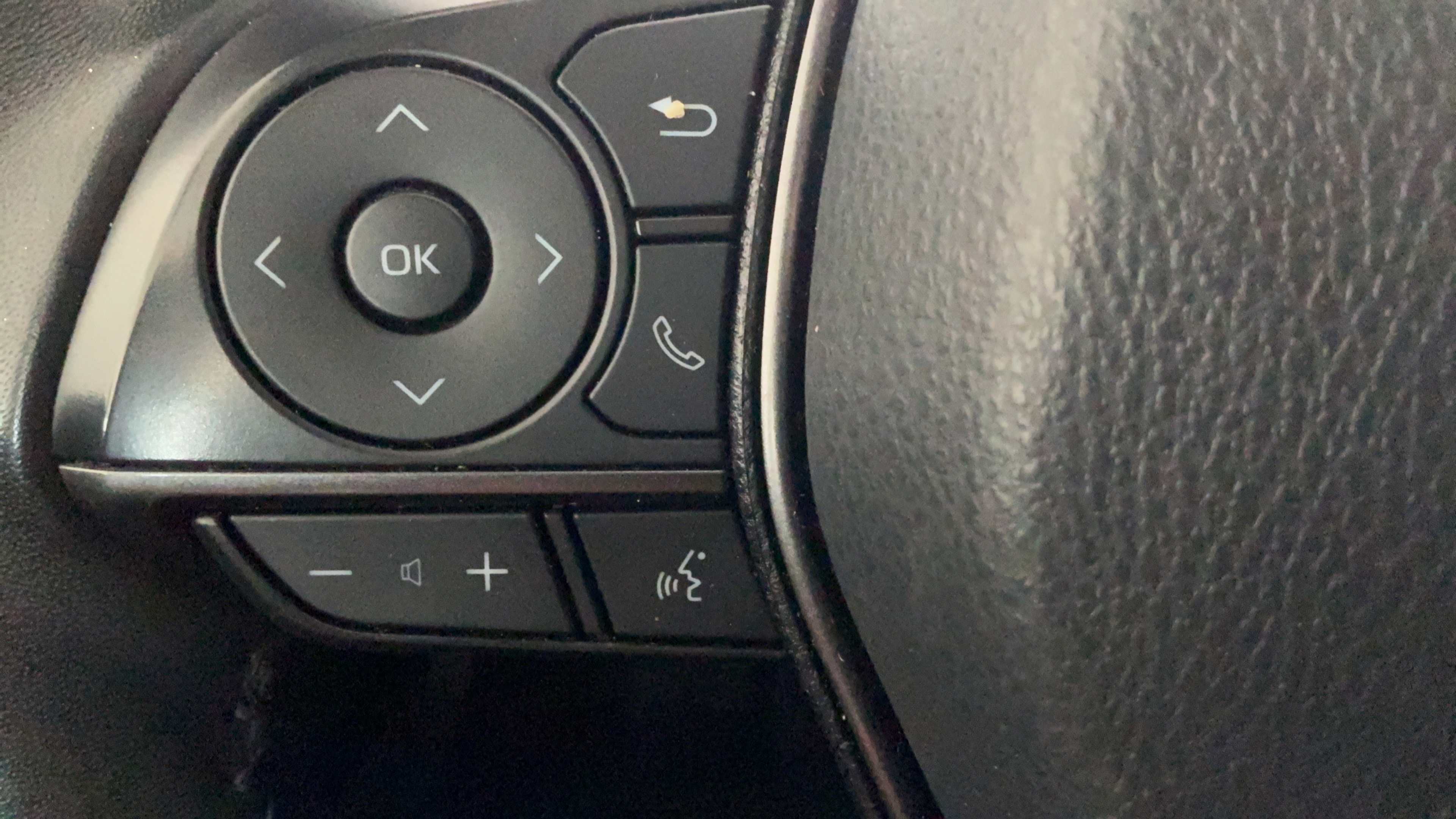 Used 2024 Toyota Camry XSE FWD image 17