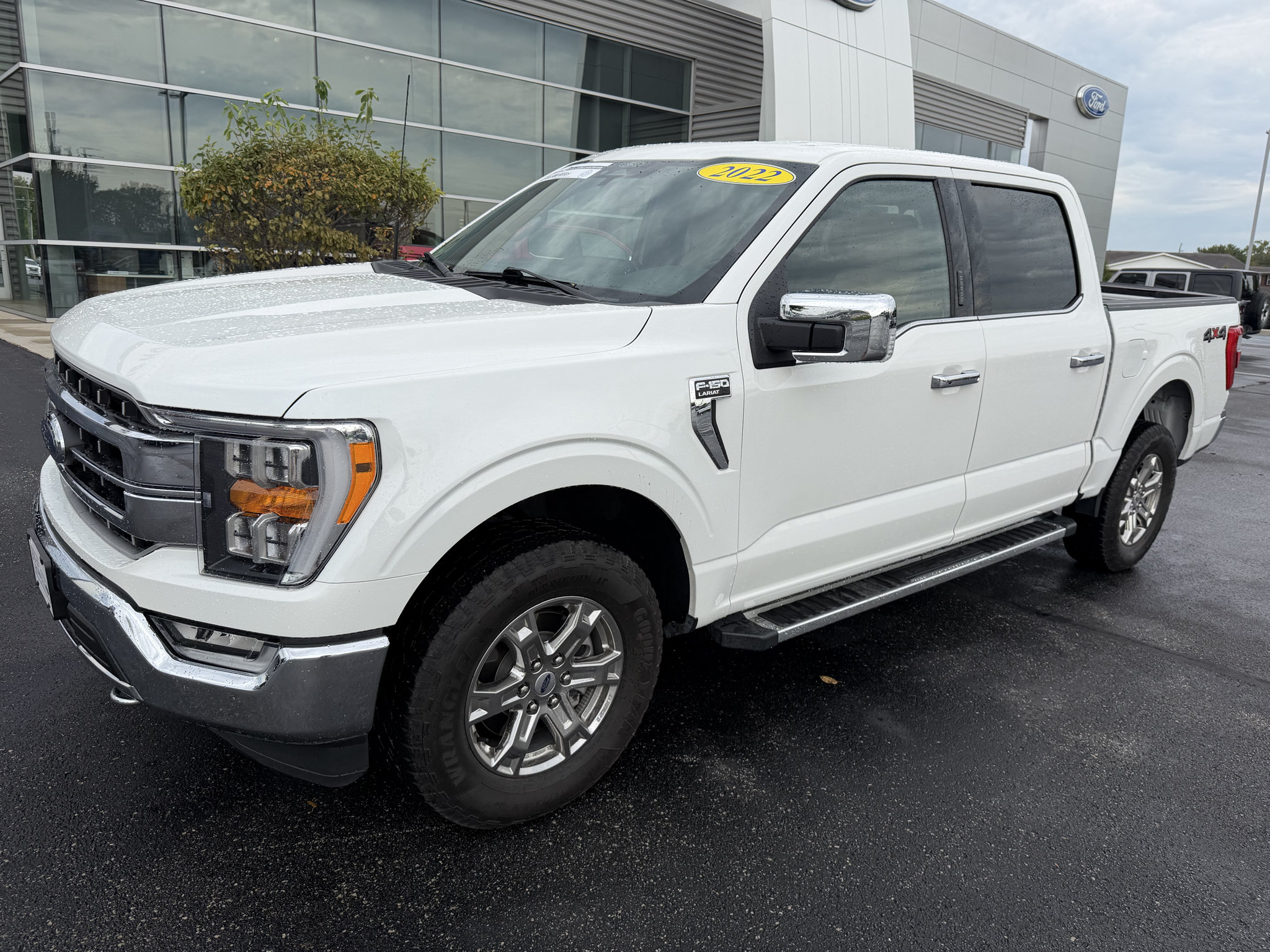 Used 2022 Ford F150 Lariat AWD/4WD image 2