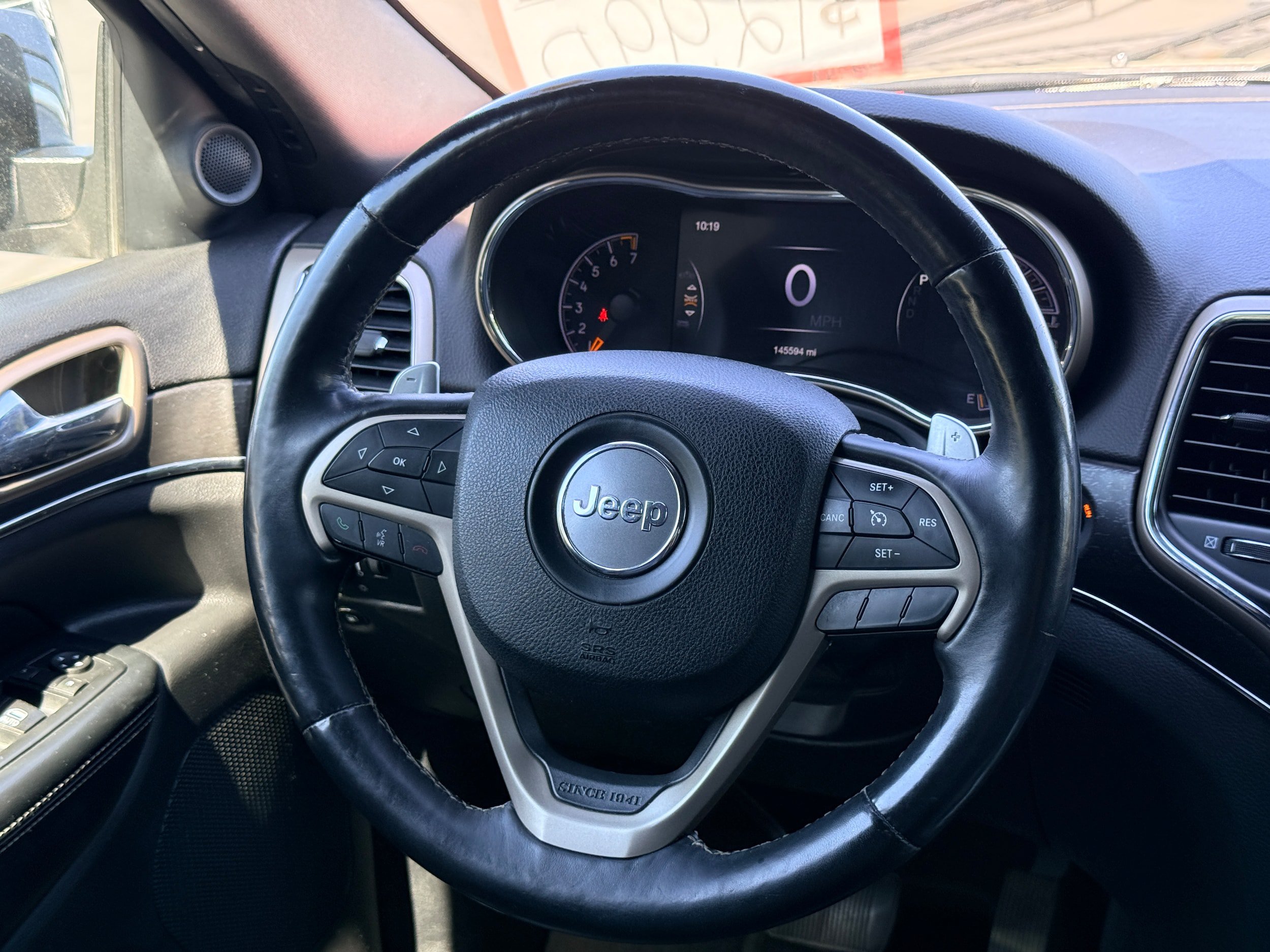 Used 2017 Jeep Grand Cherokee Limited w/ Luxury Group II AWD/4WD image 18