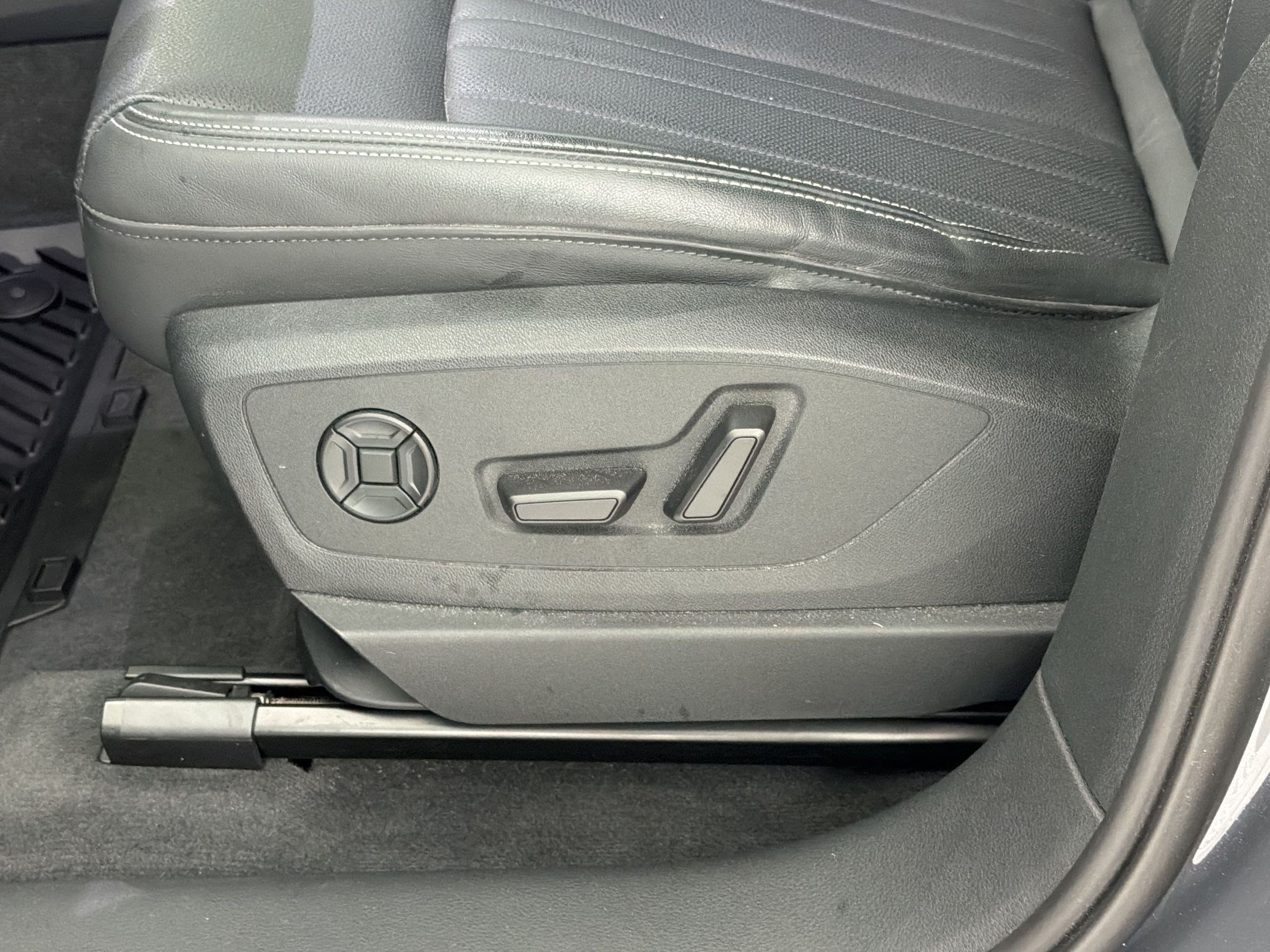 Certified 2024 Audi Q8 e-tron Premium Plus w/ Premium Plus Package AWD/4WD image 14