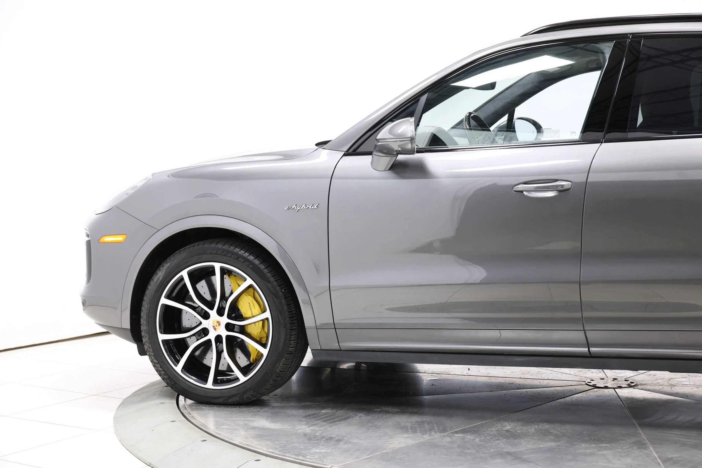 Used 2021 Porsche Cayenne Turbo S AWD/4WD image 8