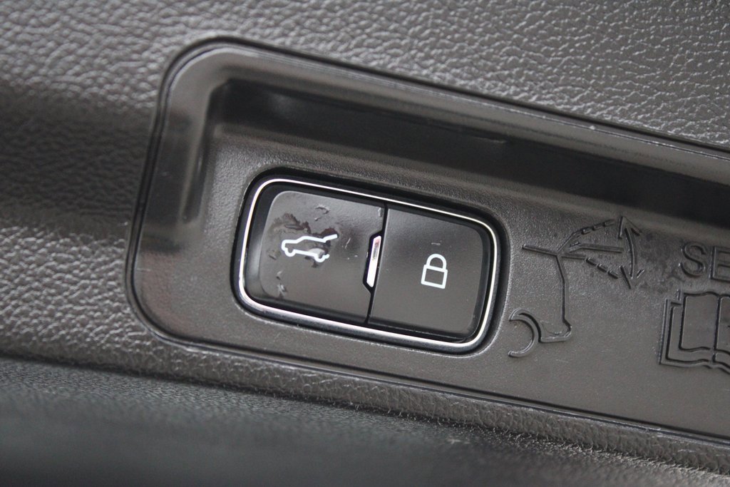 Used 2020 Ford Explorer ST image 28