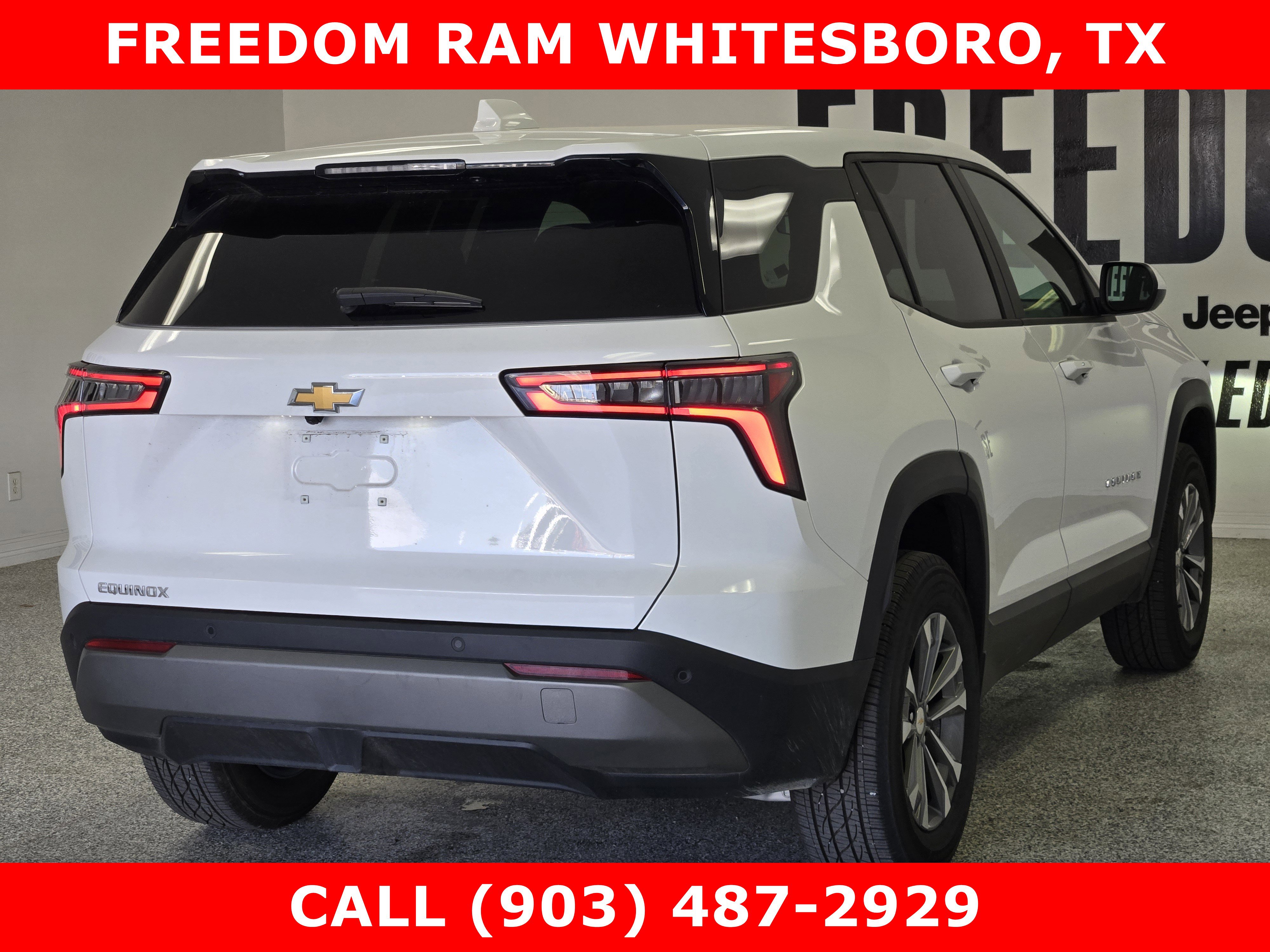 Used 2026 Chevrolet Equinox LT FWD image 3