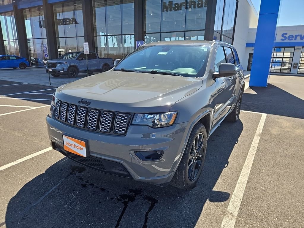 Used 2021 Jeep Grand Cherokee Laredo X image 1
