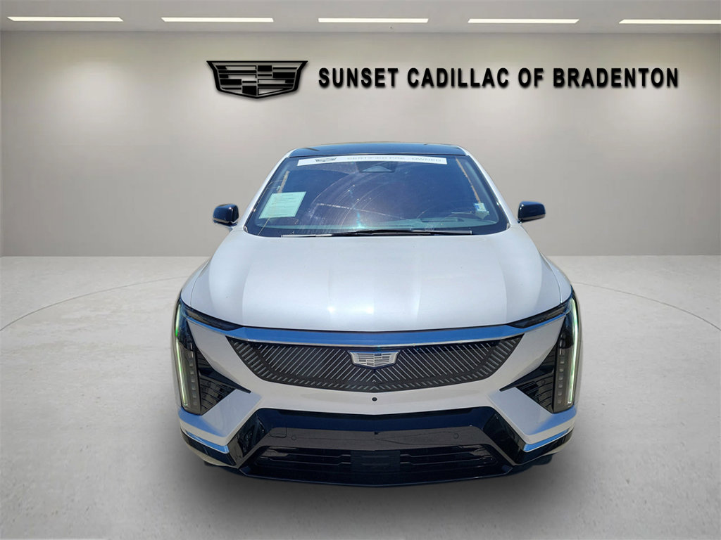 Certified 2025 Cadillac Optiq Luxury 2 w/ LPO, Floor Liner Package image 2