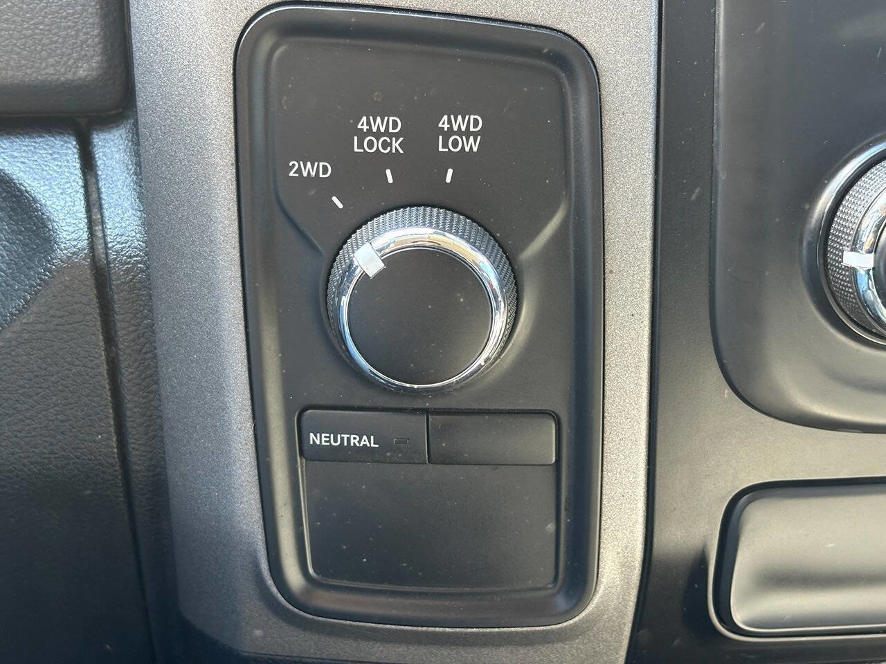 Used 2015 RAM 1500 ST w/ SXT Appearance Group image 33