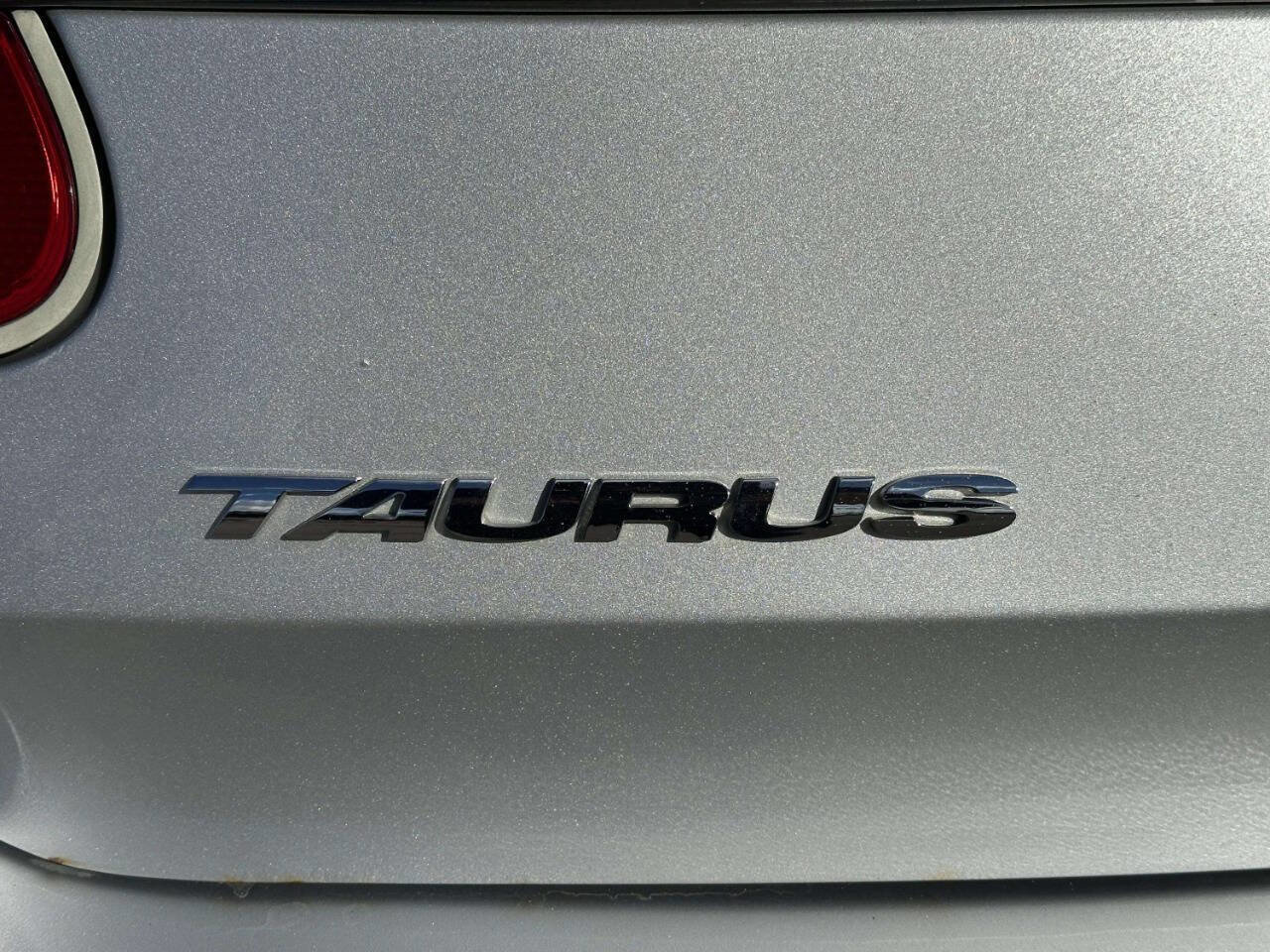 Used 2012 Ford Taurus Limited image 37